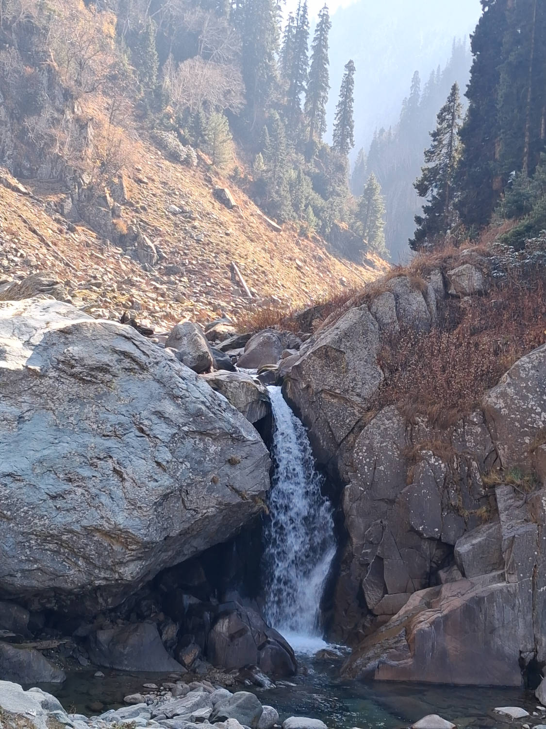 Marchoi trail, water fall