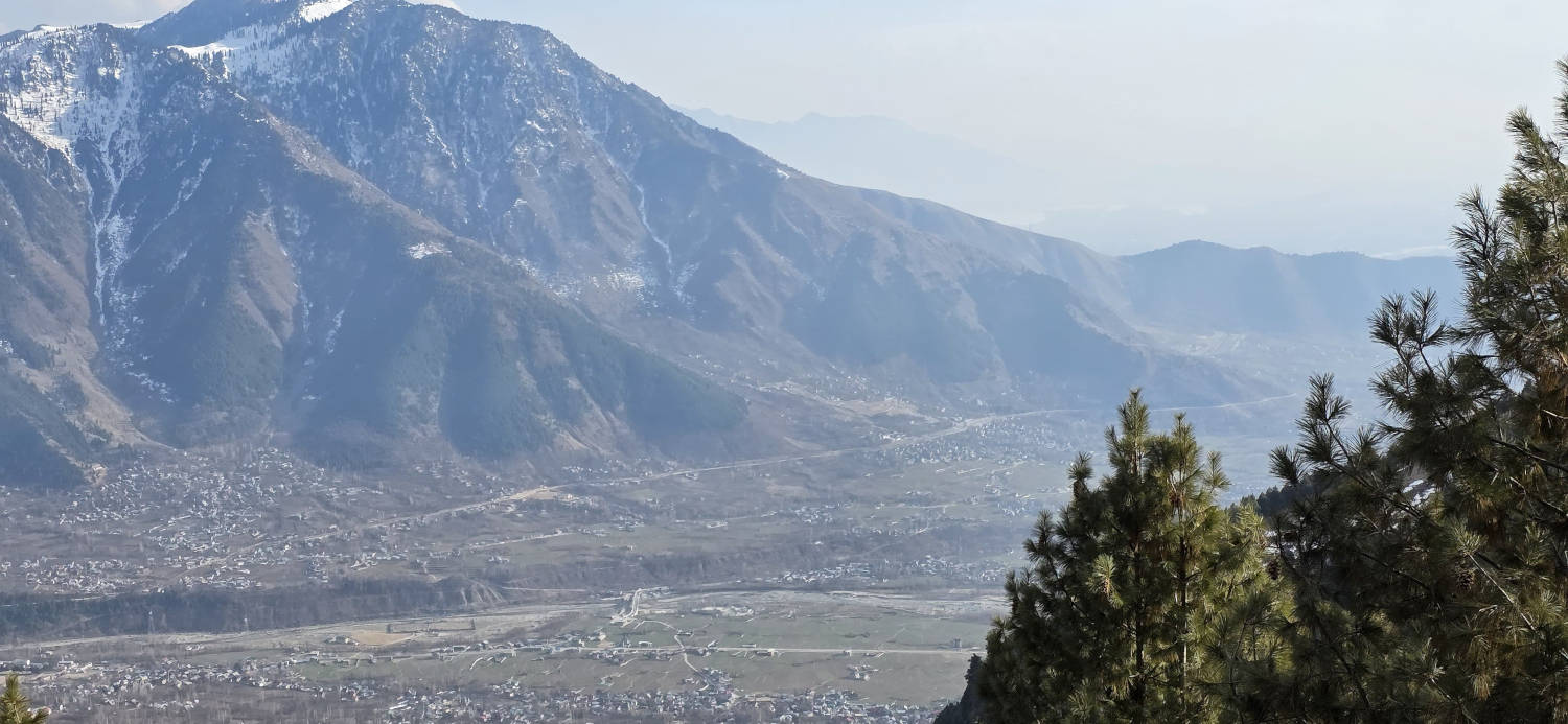 valley from the top-Mohanmarg